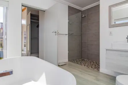 49659 348282 ADEJnO2UXOokbFU7zggdsX0VTng04p ugoDISBc3UM0 68a48102ac9f7 21.jpg